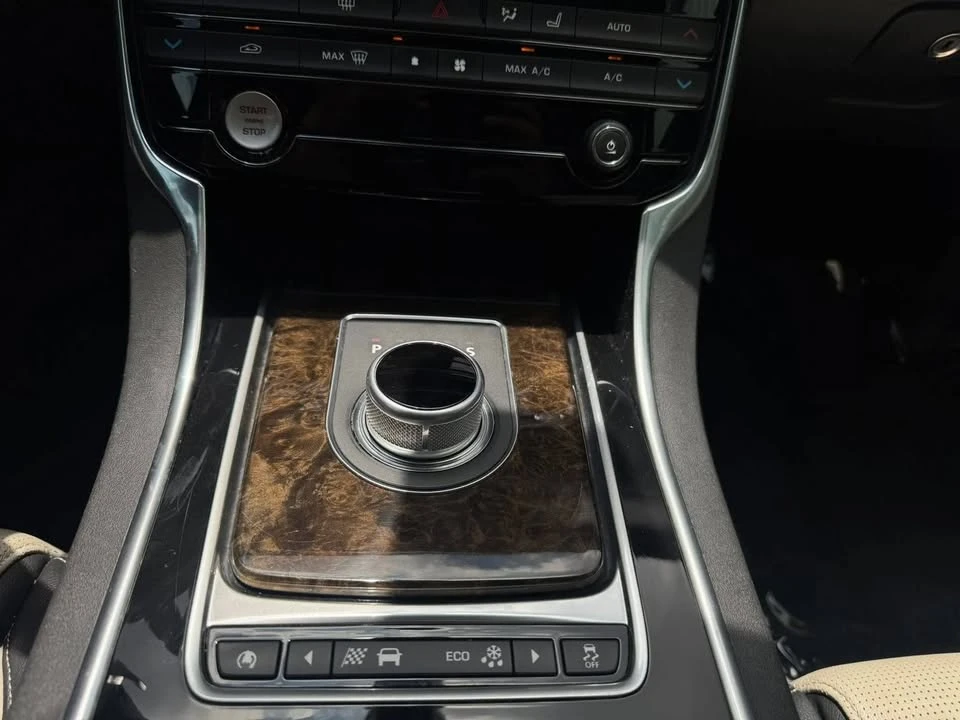2016 Jaguar X260 XF - Image 16 of 20