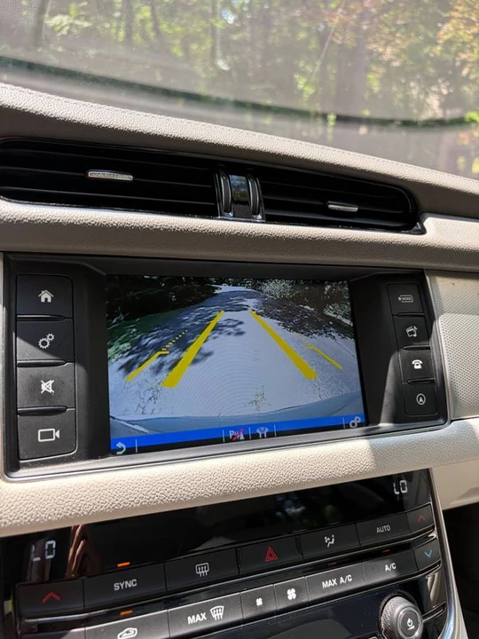 2027 Jaguar X260 XF - Image 10 of 18