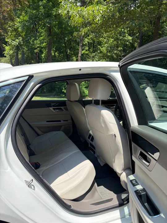 2027 Jaguar X260 XF - Image 16 of 18