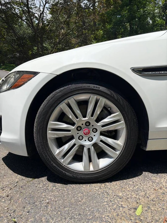 2027 Jaguar X260 XF - Image 3 of 18