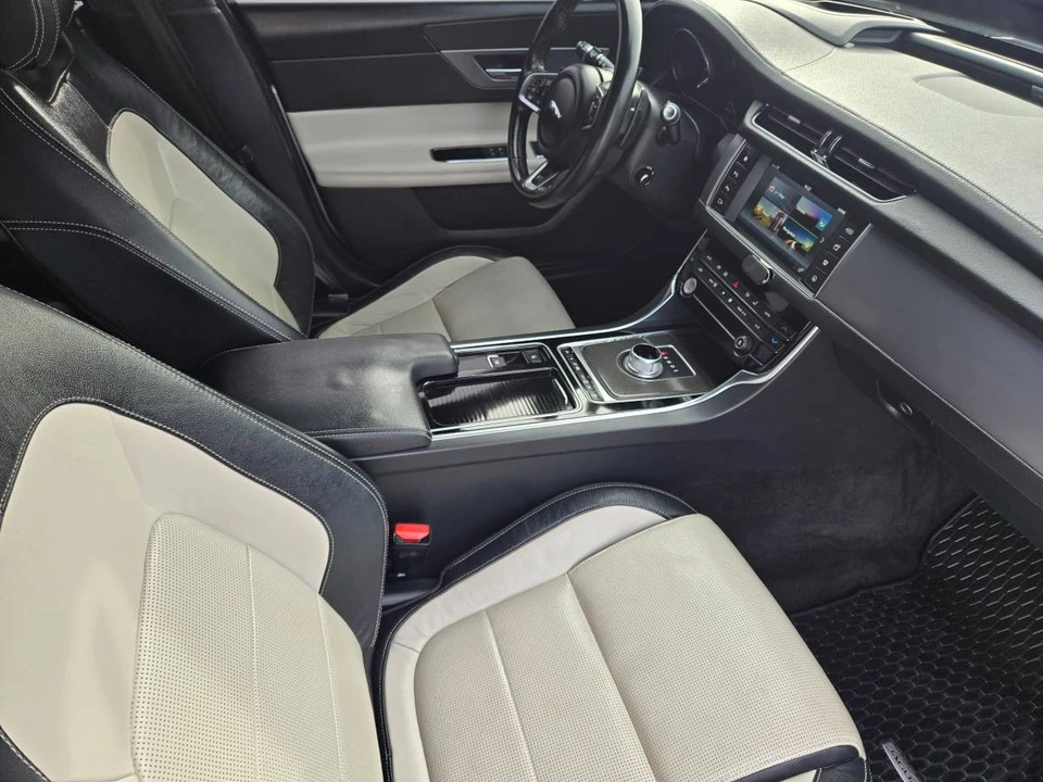2016 Jaguar X260 XF - Image 12 of 13