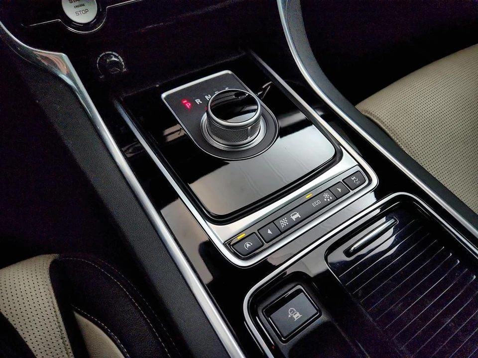 2016 Jaguar X260 XF - Image 19 of 21