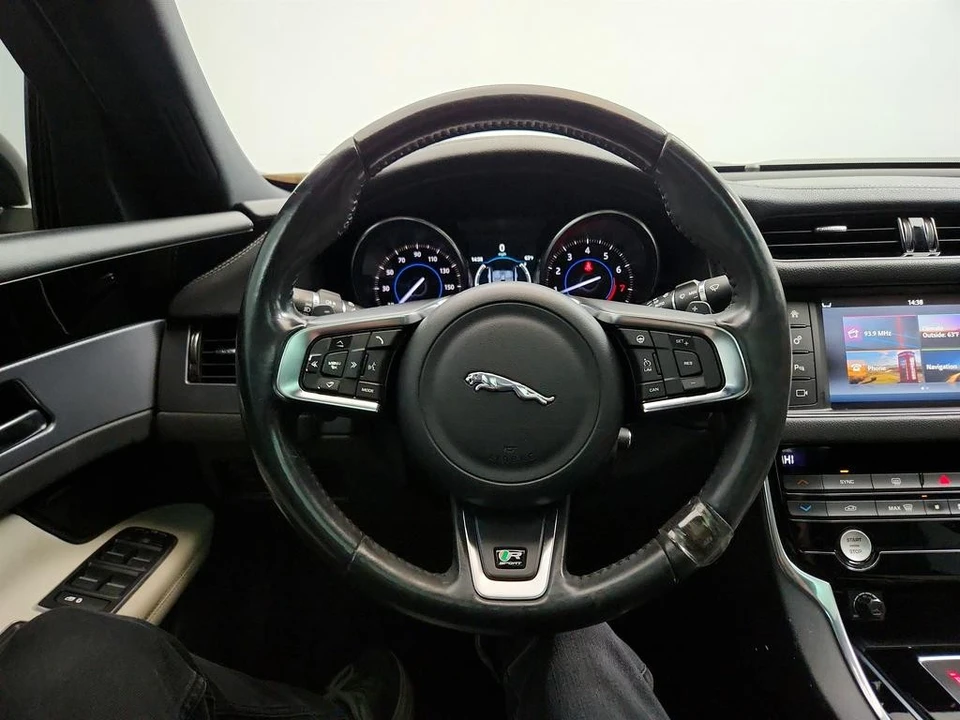 2016 Jaguar X260 XF - Image 18 of 21