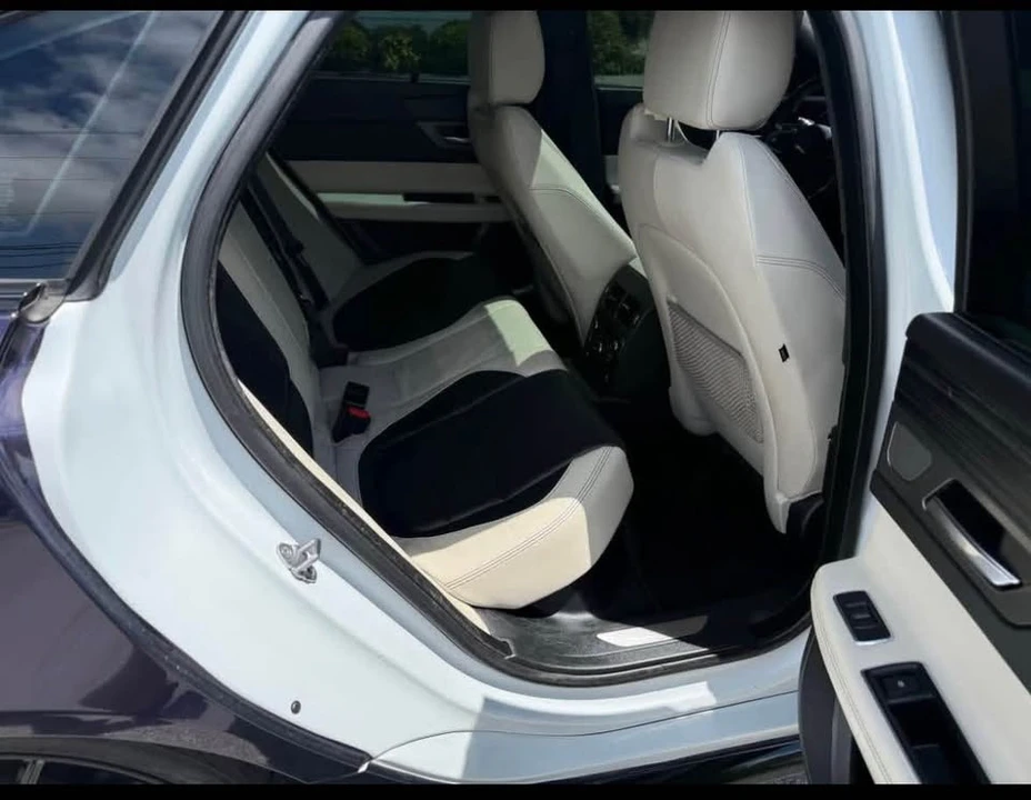 2016 Jaguar X260 XF - Image 14 of 16
