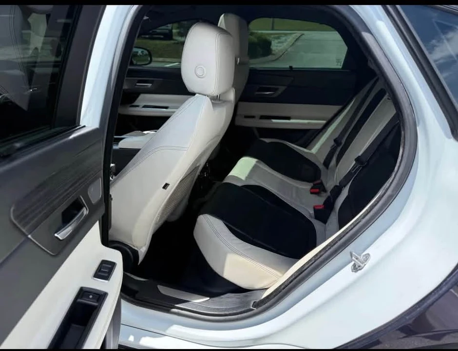 2016 Jaguar X260 XF - Image 13 of 16