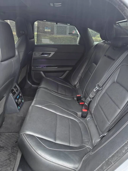 2016 Jaguar X260 XF - Image 14 of 16