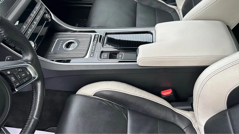 2016 Jaguar X260 XF - Image 9 of 16
