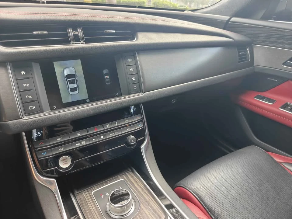 2016 Jaguar X260 XF - Image 15 of 19