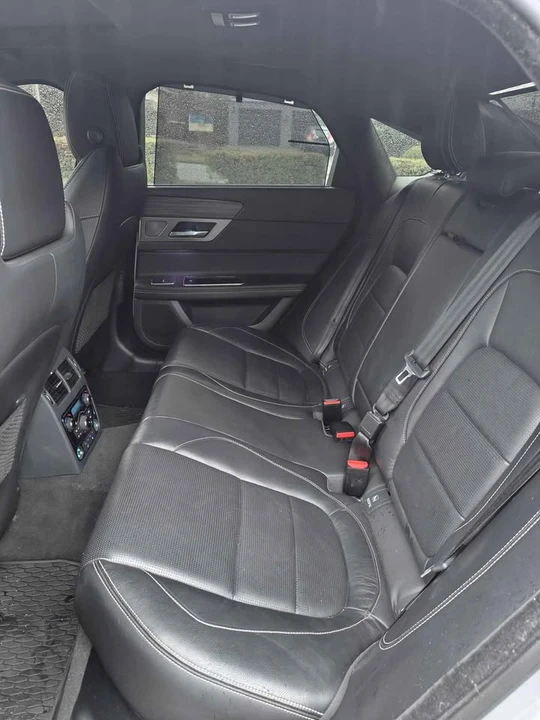 2016 Jaguar X260 XF - Image 9 of 13