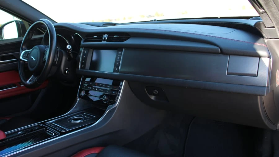 2016 Jaguar X260 XF - Image 8 of 29
