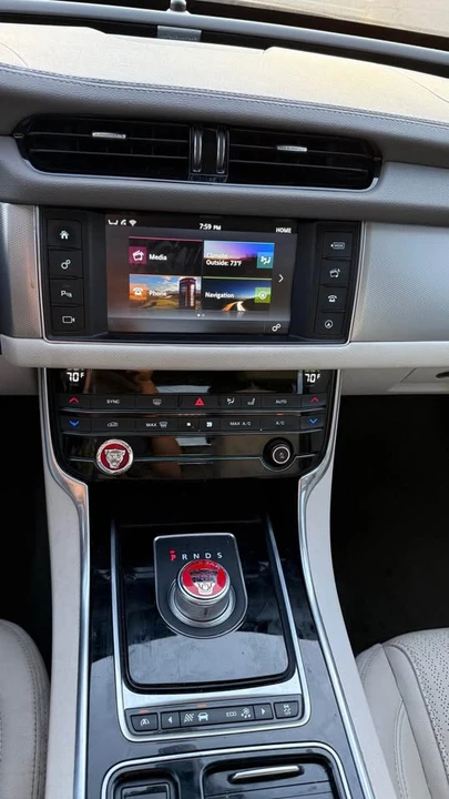 2016 Jaguar X260 XF - Image 8 of 14