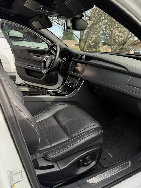 2016 Jaguar X260 XF - Image 8 of 10