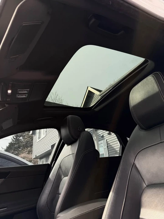 2016 Jaguar X260 XF - Image 7 of 10