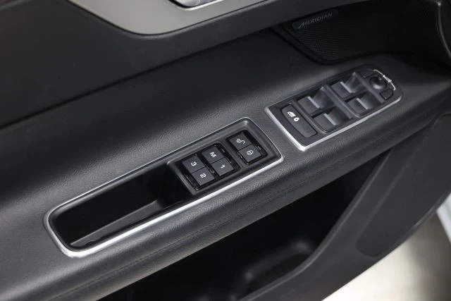 2016 Jaguar X260 XF - Image 11 of 12