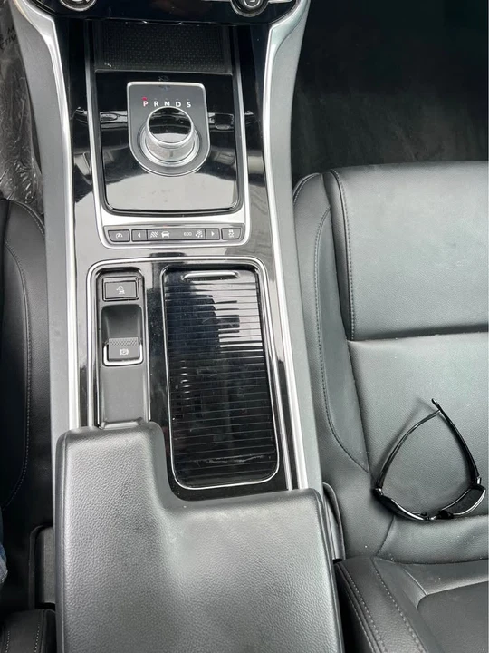 2016 Jaguar X260 XF - Image 7 of 17