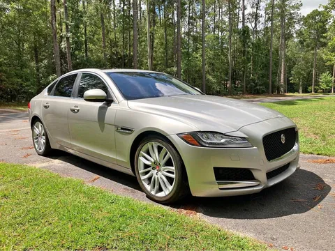 2016 Jaguar XF XF 35t Prestige Sedan 4D