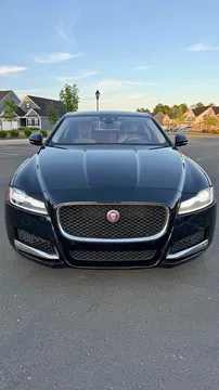 2016 Jaguar XF XF 35t Prestige Sedan 4D