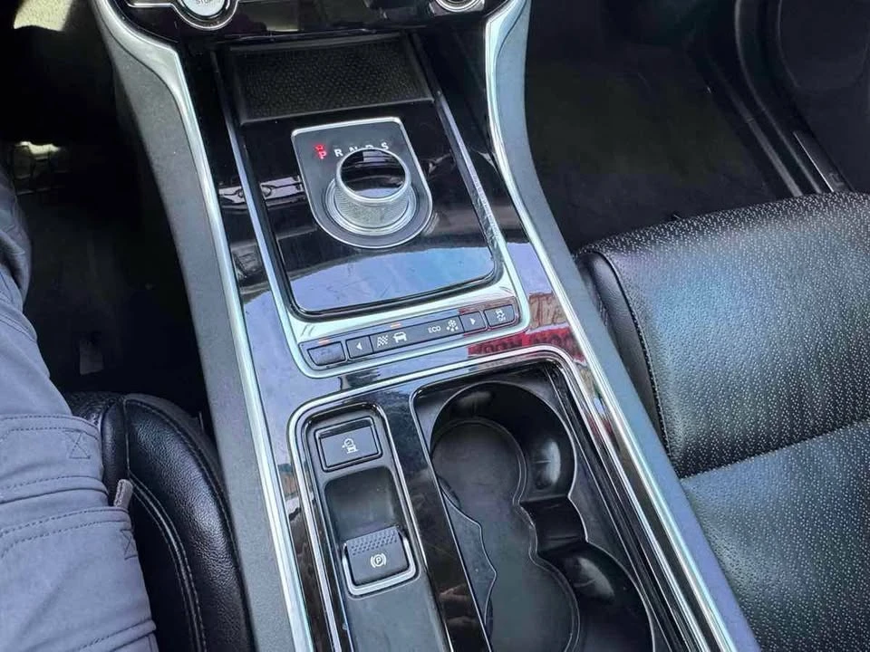 2016 Jaguar X260 XF - Image 17 of 20