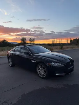 2016 Jaguar XF XF 35t Prestige Sedan 4D