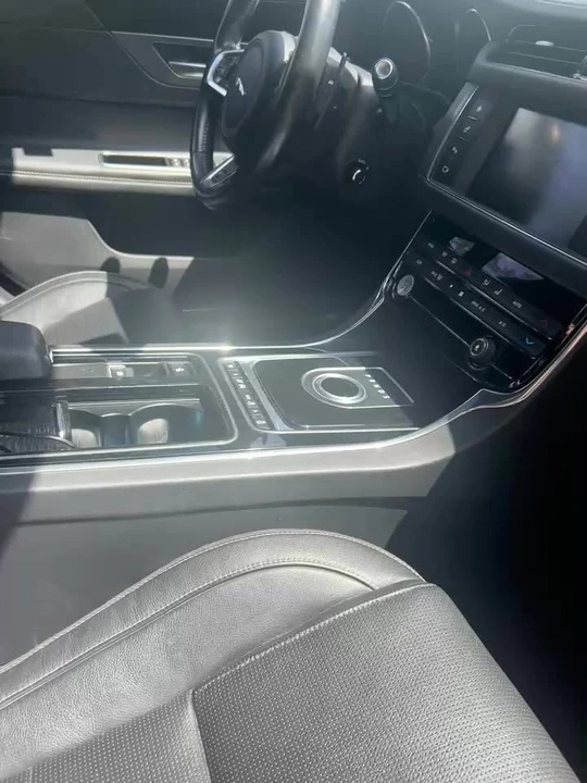 2016 Jaguar X260 XF - Image 6 of 6