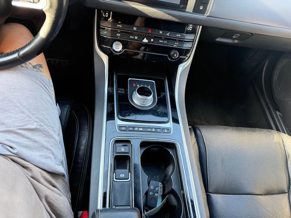 2016 Jaguar X260 XF - Image 14 of 16