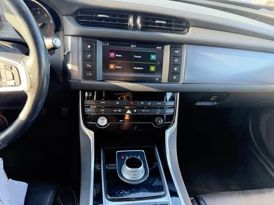 2016 Jaguar X260 XF - Image 12 of 16
