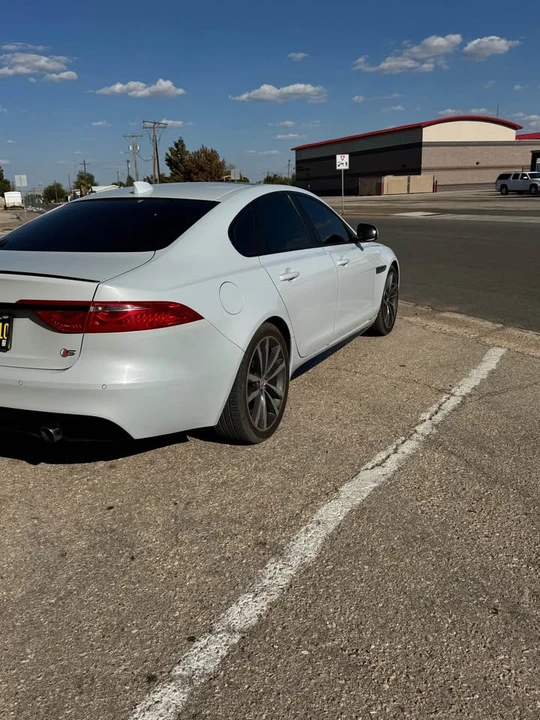 2016 Jaguar X260 XF - Image 4 of 4