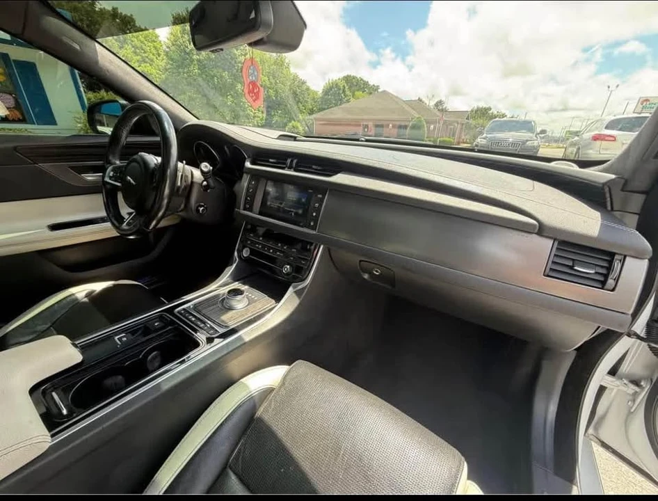 2016 Jaguar X260 XF - Image 11 of 15