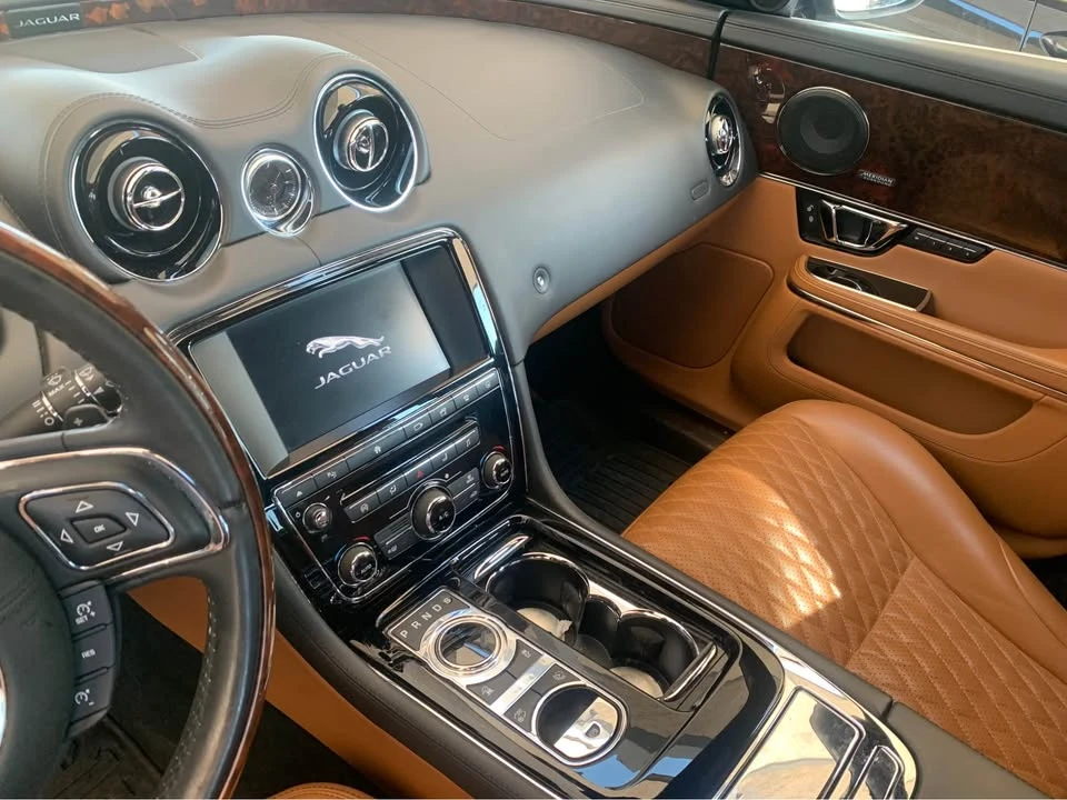 2016 Jaguar X351 XJ - Image 10 of 14