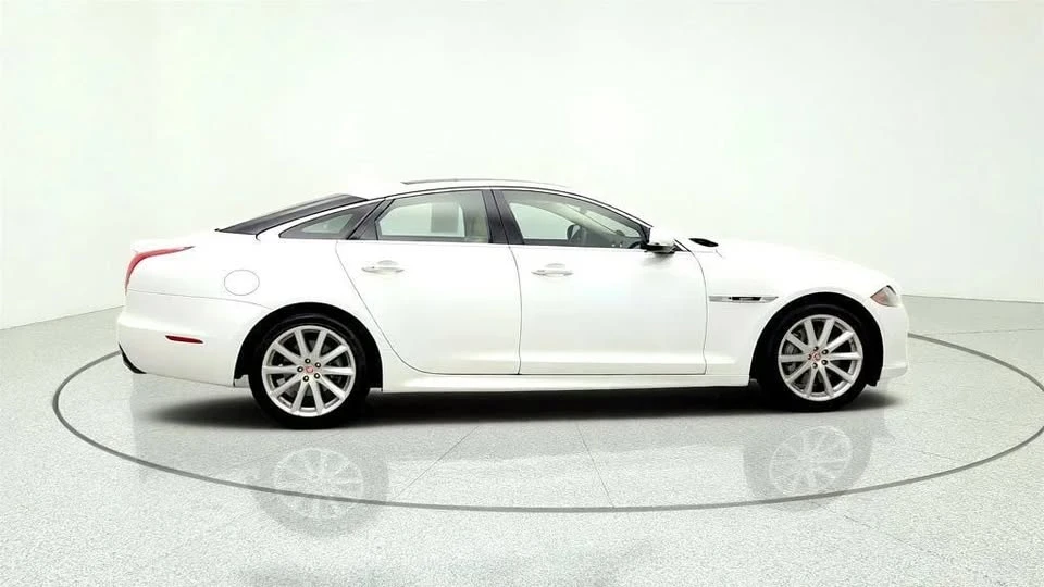 2016 Jaguar X351 XJ - Image 4 of 20