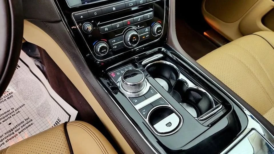 2016 Jaguar X351 XJ - Image 15 of 20