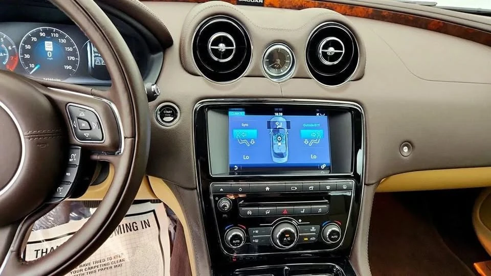 2016 Jaguar X351 XJ - Image 16 of 20
