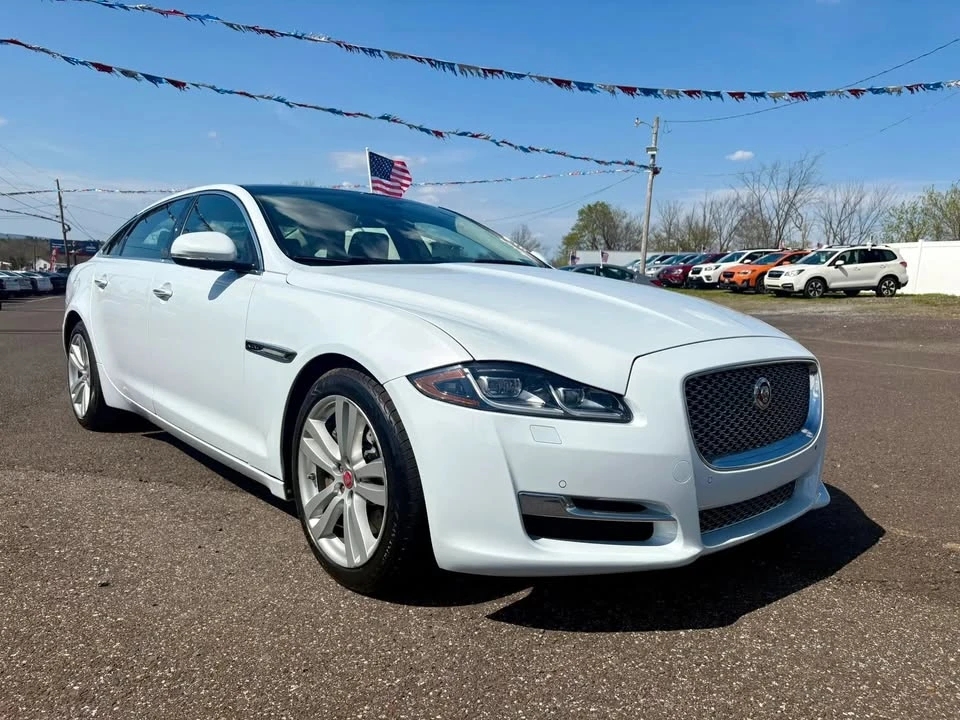 2016 Jaguar X351 XJ - Image 4 of 15
