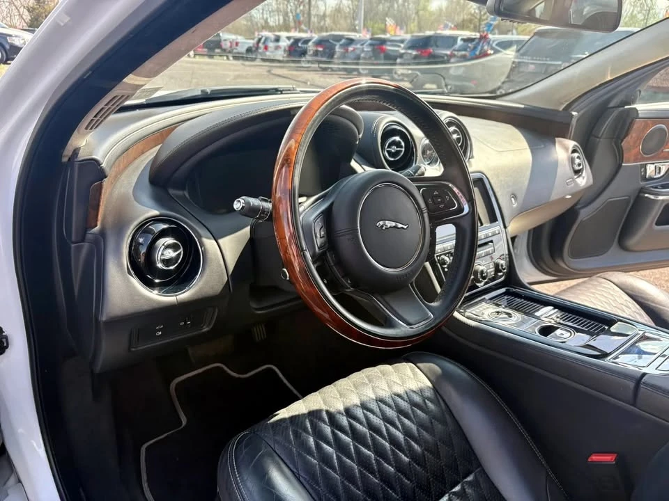 2016 Jaguar X351 XJ - Image 7 of 15