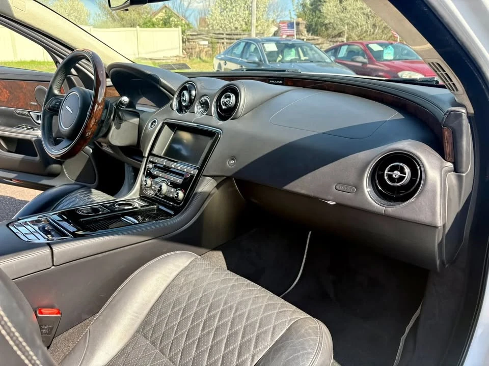 2016 Jaguar X351 XJ - Image 11 of 15