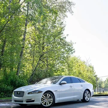 2016 Jaguar XJ