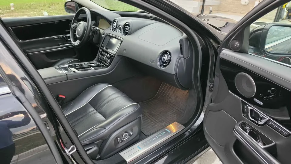 2016 Jaguar X351 XJ - Image 8 of 11