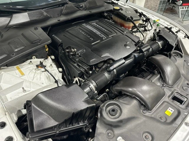 2016 Jaguar X351 XJ - Image 10 of 20