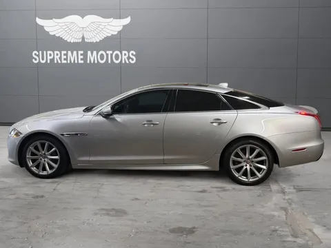 2016 Jaguar XJ R-Sport