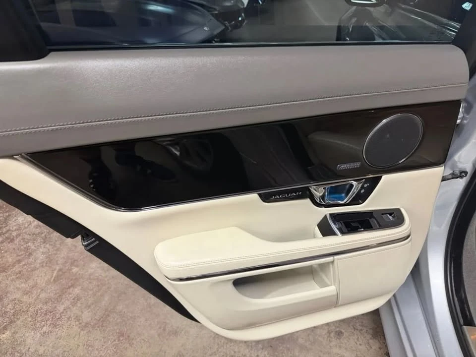 2016 Jaguar X351 XJ - Image 9 of 13