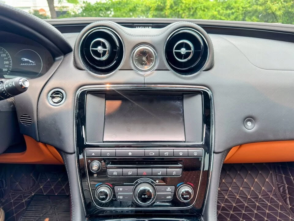 2016 Jaguar X351 XJ - Image 18 of 20