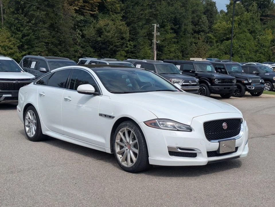 2016 Jaguar X351 XJR - Image 3 of 10