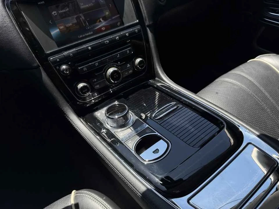 2016 Jaguar X351 XJ - Image 13 of 20