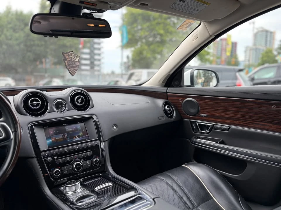 2016 Jaguar X351 XJ - Image 13 of 18