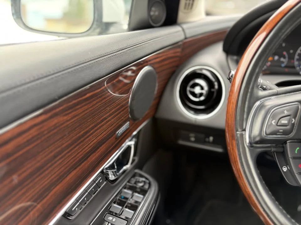 2016 Jaguar X351 XJ - Image 7 of 18