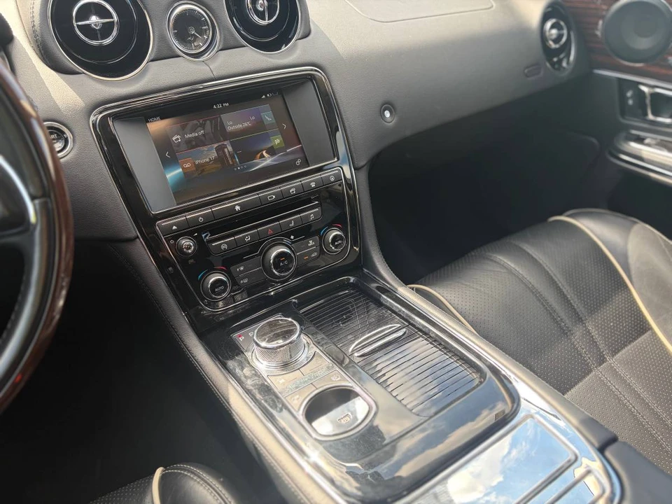 2016 Jaguar X351 XJR - Image 14 of 19