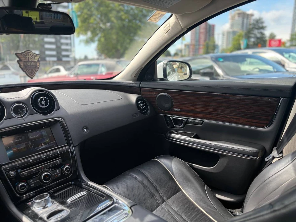 2016 Jaguar X351 XJR - Image 16 of 19
