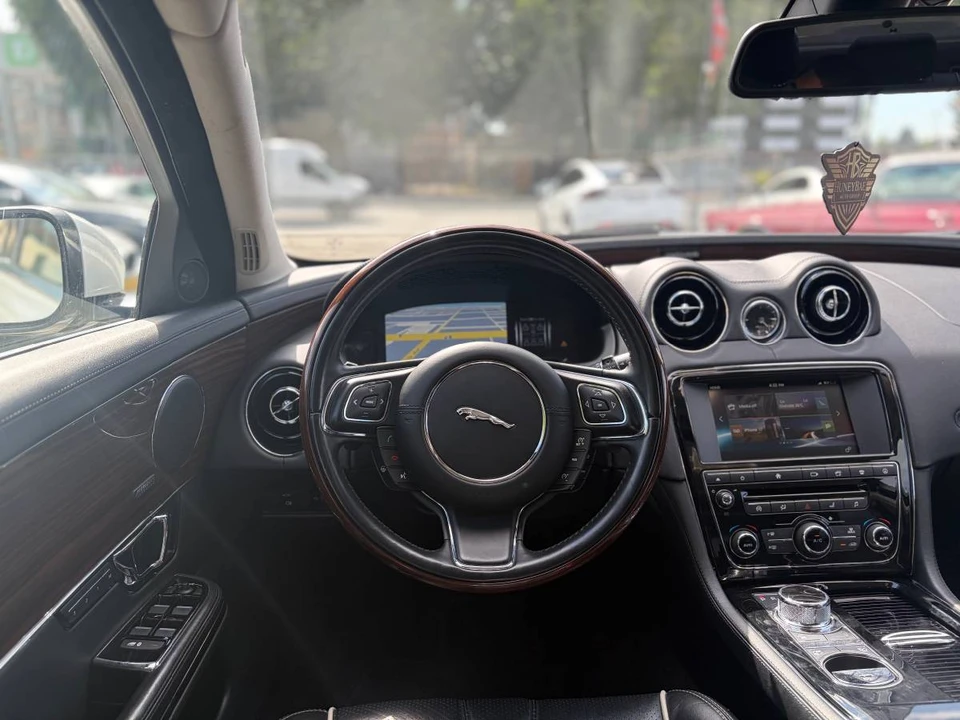 2016 Jaguar X351 XJR - Image 12 of 19