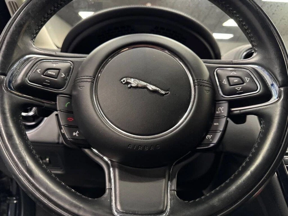 2016 Jaguar X351 XJ - Image 23 of 31