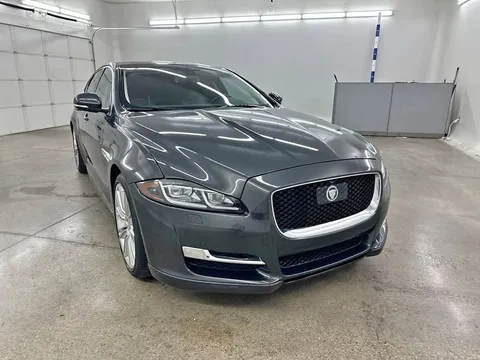 2016 Jaguar XJ R-Sport